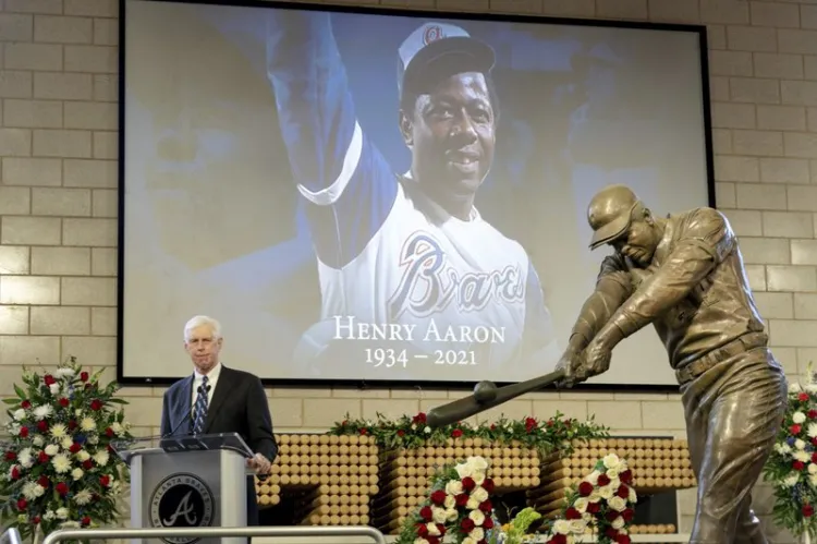 Recuerda Atlanta a Hank Aaron