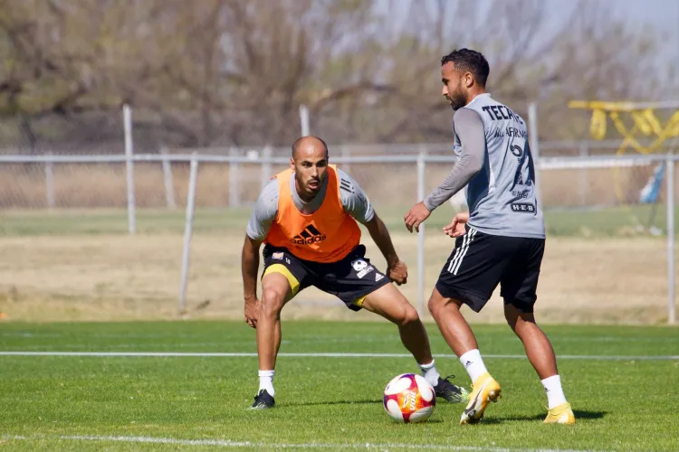 Tigres con dos casos de covid