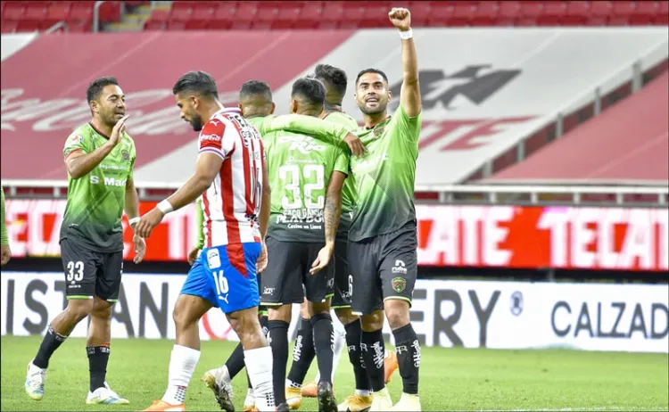 Juárez hunde a las Chivas