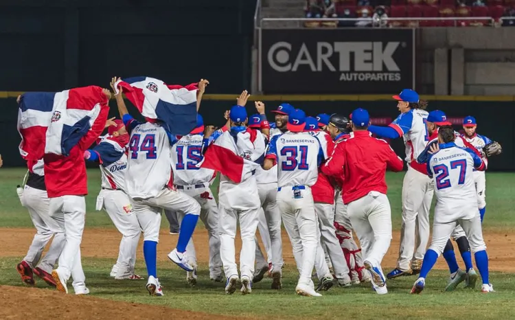 Gana Dominicana la Serie del Caribe