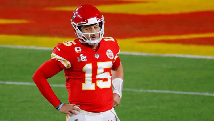 Va Mahomes  a cirugía