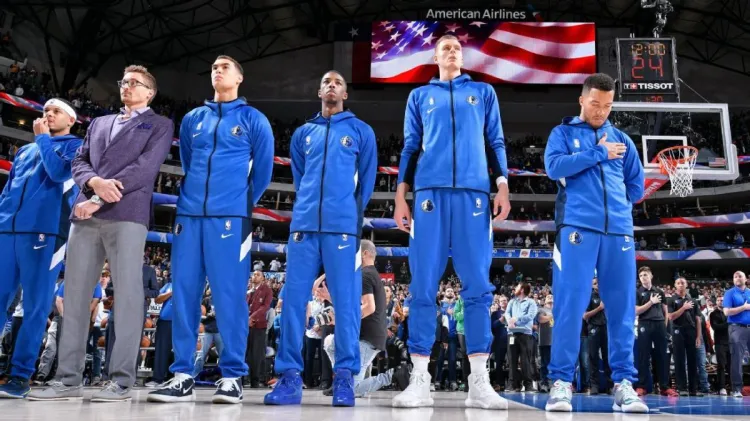 NBA regaña a Mavericks