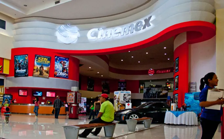 Cinemex cierra 145 complejos y renegocia pasivos por 230 mdd