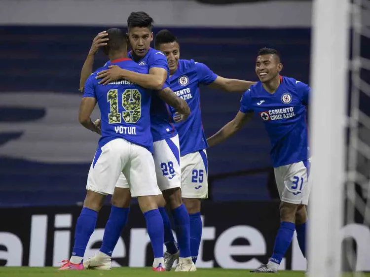 Cinco en fila del Cruz Azul