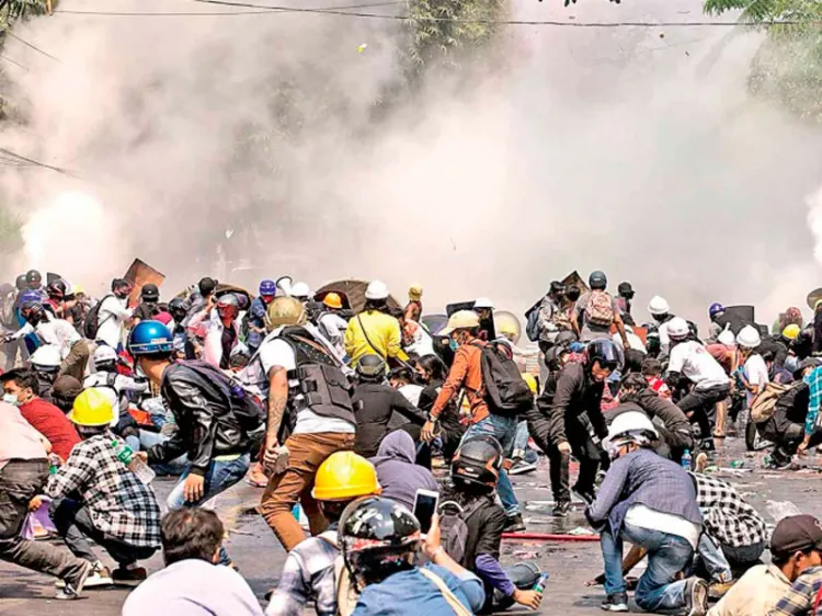 Represión militar deja 38 muertos en Birmania