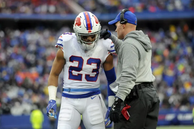 Bills amarra  a Micah Hyde