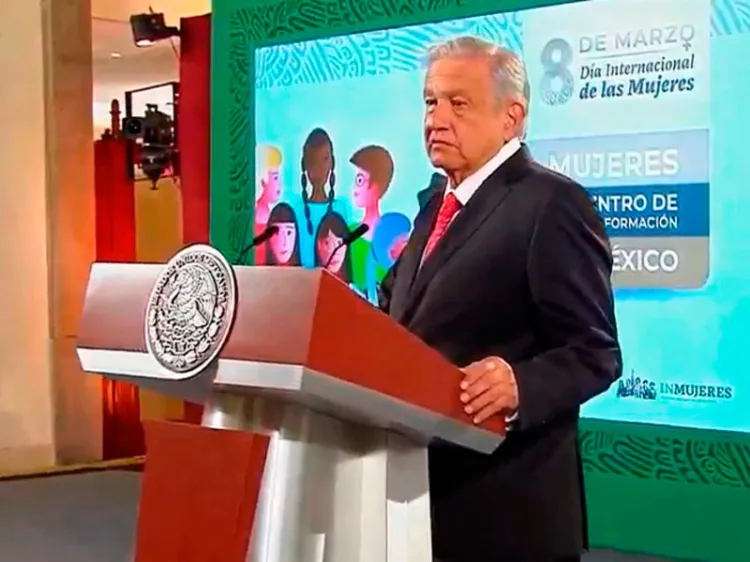 No estamos en contra de mujeres ni del movimiento feminista: AMLO