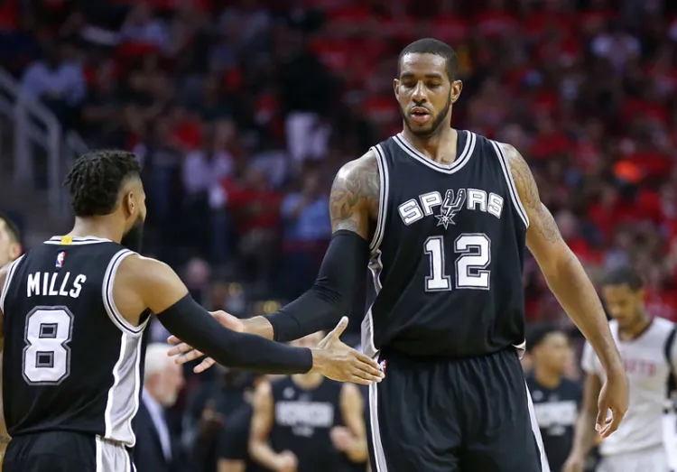 Aldridge deja a los Spurs