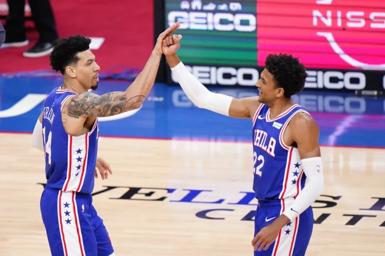 Harris guía a los Sixers