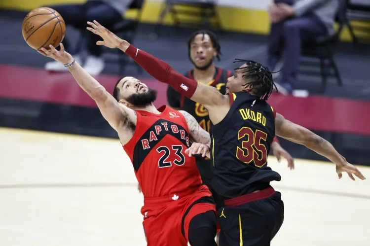 Cavaliers extingue a Raptors