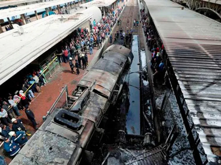 Accidente ferroviario deja 32 muertos en Egipto