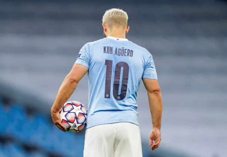 Agüero se va del City