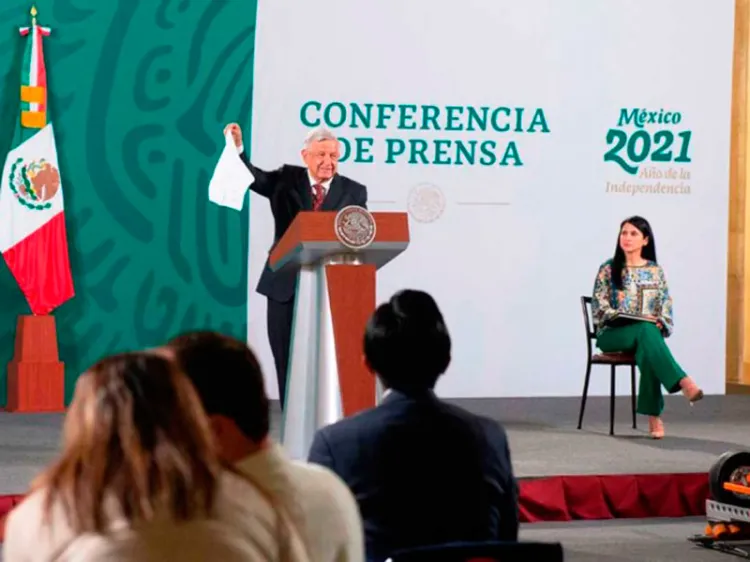 No hablaré de partidos, pero sí denunciaré reparto de despensas: AMLO