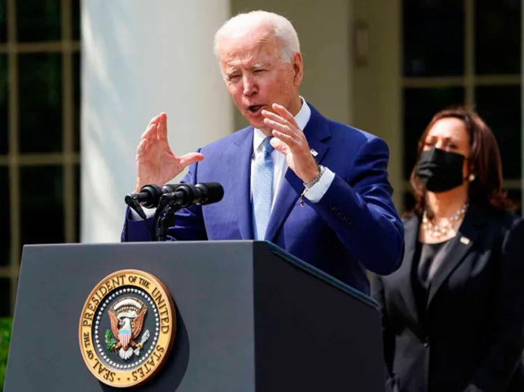 Biden busca prohibir venta de fusiles de asalto para civiles