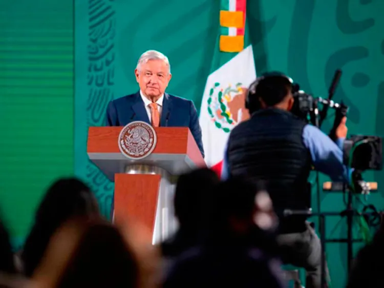 Descarta AMLO desaparición del INE