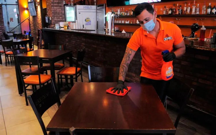 Sector restaurantero busca evitar regreso a color naranja