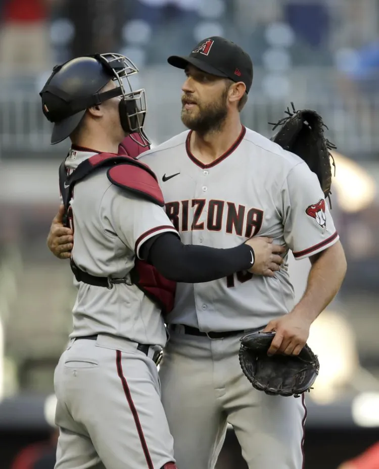 Tira Bumgarner juego sin hit