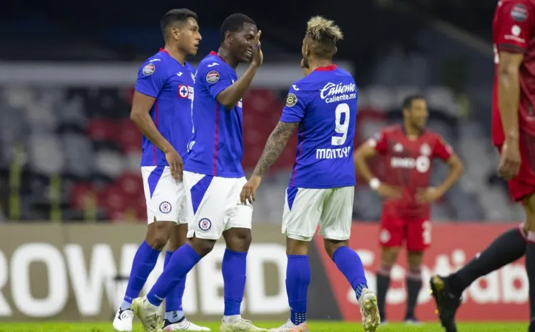 Saca Cruz Azul pase a semifinal