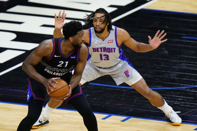 Ocho en fila de los Sixers