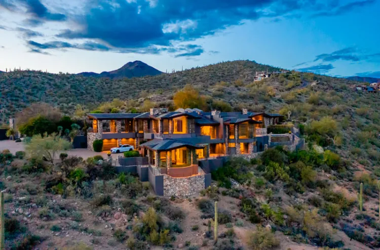Steven Seagal pone a la venta su rancho en Arizona por 3,4 millones