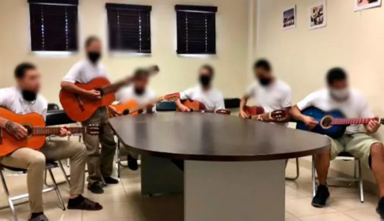 Brindan serenata virtual a las madres internas en Ceresos