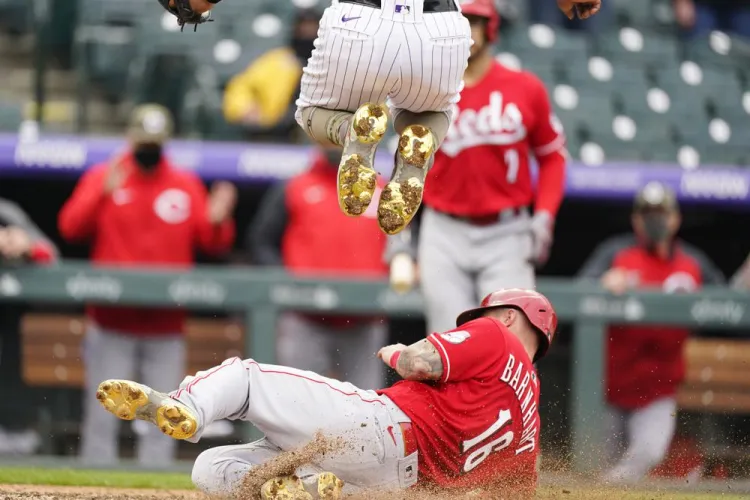 Rojos gana con wildpitch