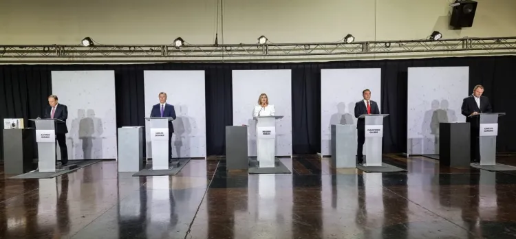 Debaten candidatos entre  propuestas y acusaciones