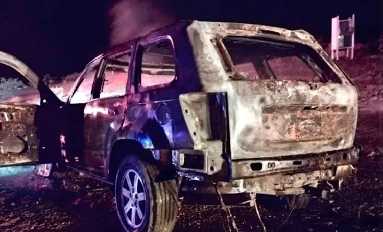 Incendian vehículo sobre la carretera Internacional