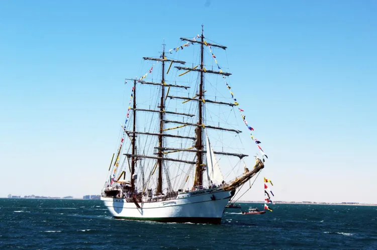 Arriba el Buque Escuela Cuauhtémoc de la Marina a Puerto Peñasco