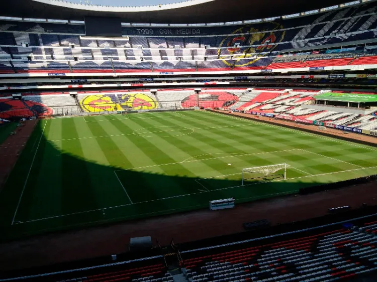 Confirma AMLO rifa de palco en el Estadio Azteca