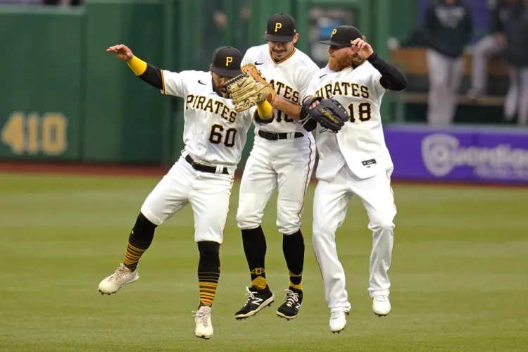 Piratas barren a Rockies