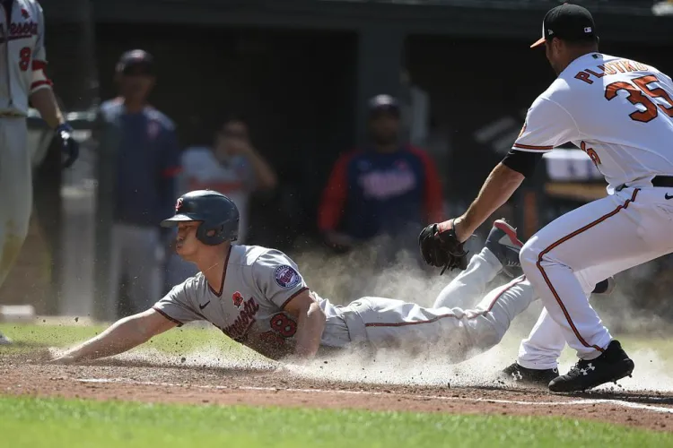 Mellizos alarga penar de Orioles