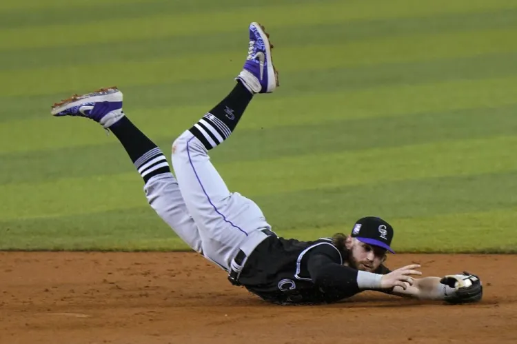 Tapia guía a los Rockies