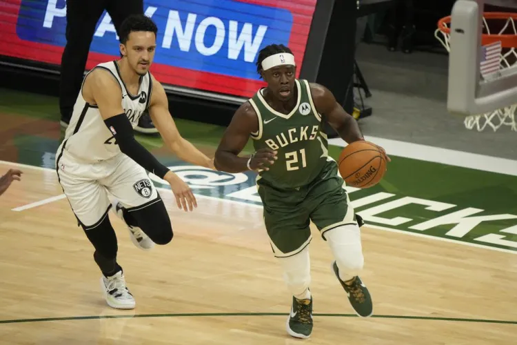 Bucks reacciona y aprieta la serie