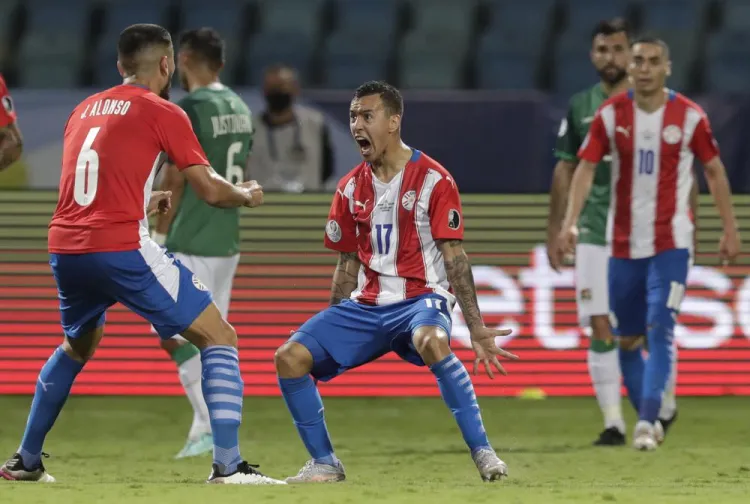 Paraguay arranca con triunfo