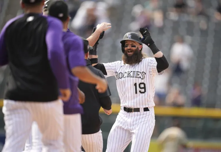 Rockies dejan regados a Padres