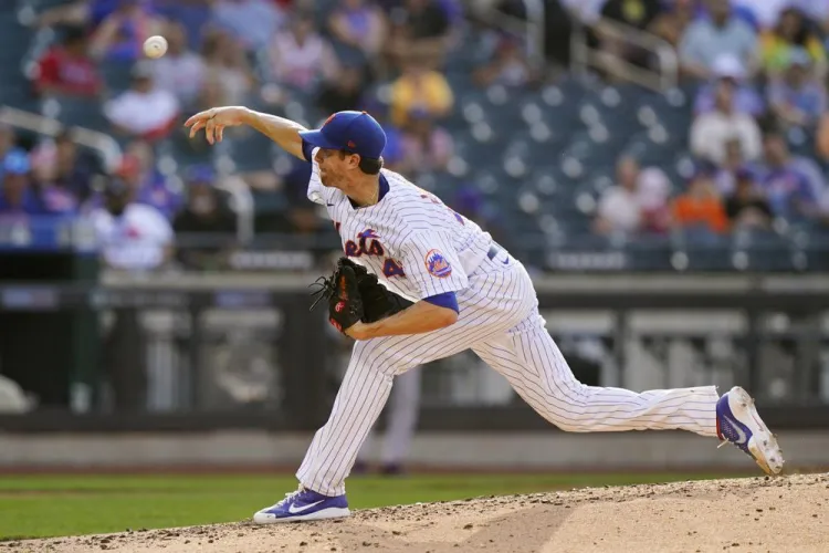 DeGrom domina a Bravos