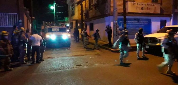 Aseguran explosivo en la 5 de Mayo