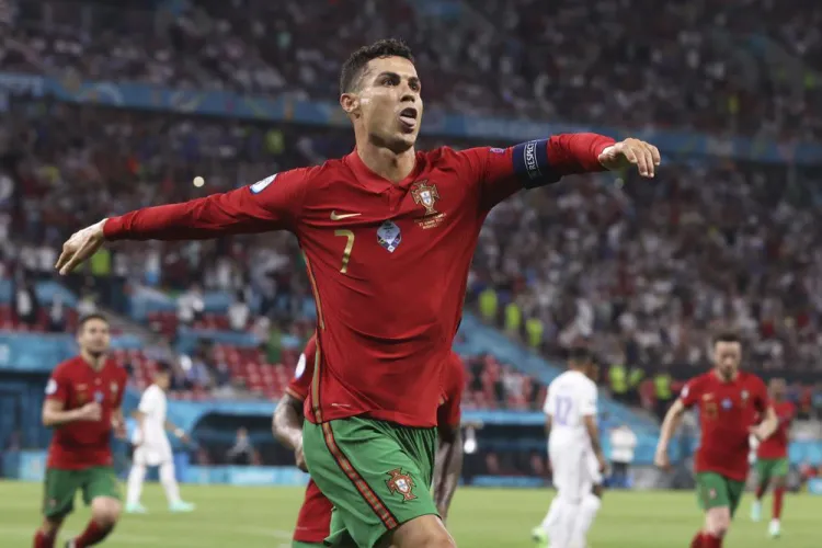 CR7 rescata a Portugal