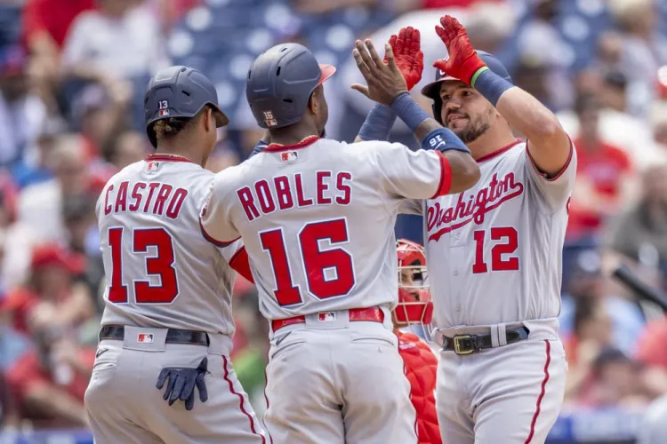 Nats ganan duelo de palos