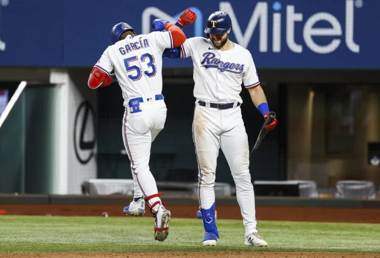 Rangers vencen a los Atléticos