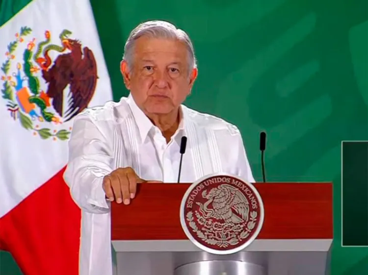 Los grupos de autodefensas no deben existir: AMLO