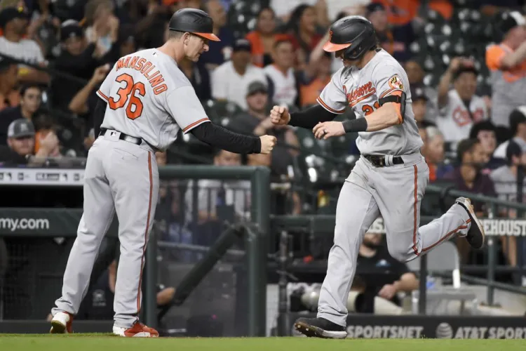 Orioles barre a los Astros