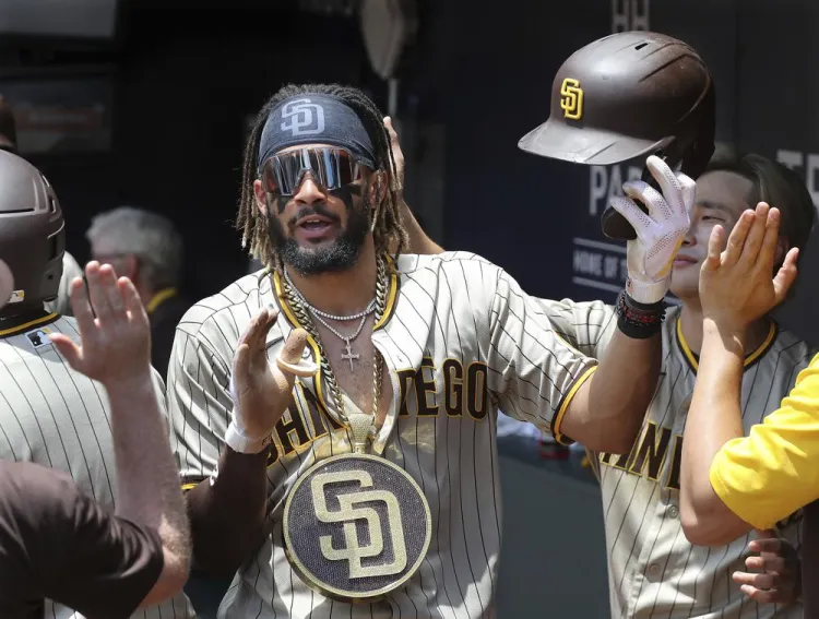 Tatis Jr y Paddack guían a Padres