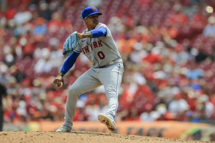 Stroman domina a Rojos