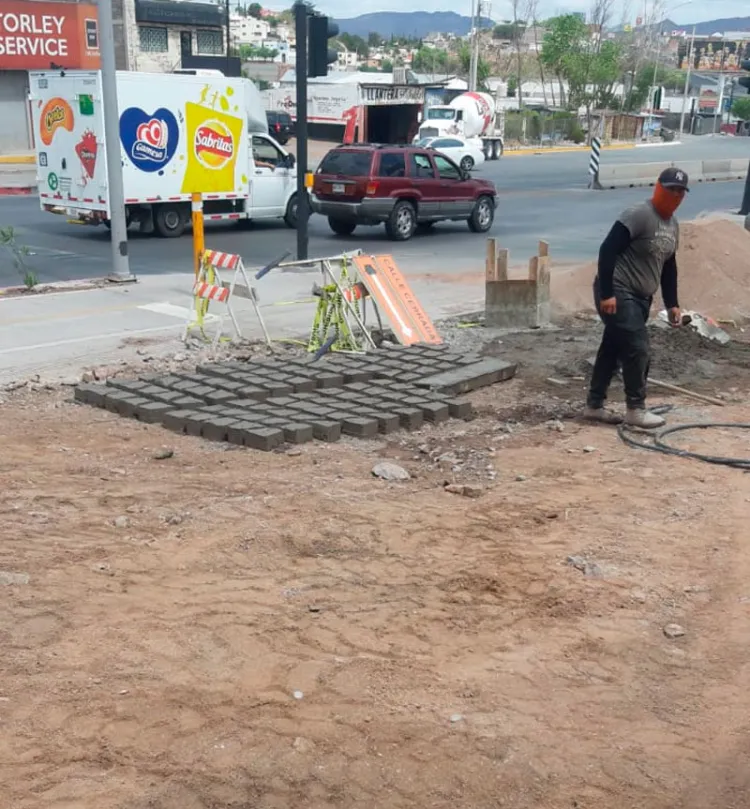 Llaman a circular con precaución en Los Encinos por pavimentación