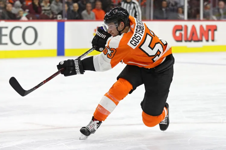 Gostisbehere llega a los Coyotes