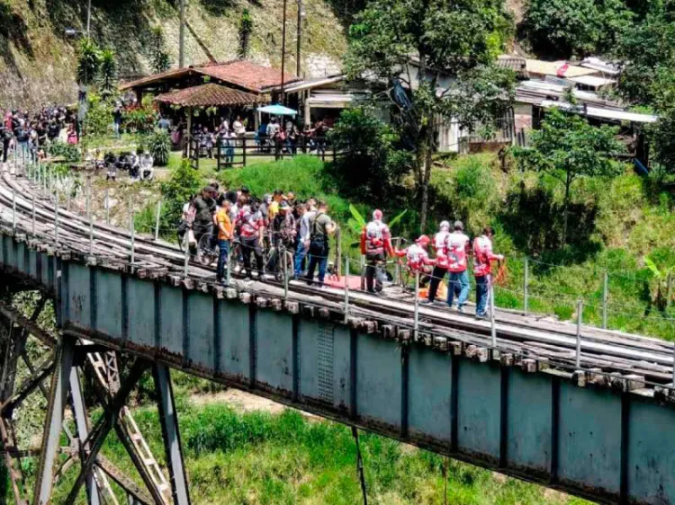 Muere mujer al saltar en bungee sin cuerda lista