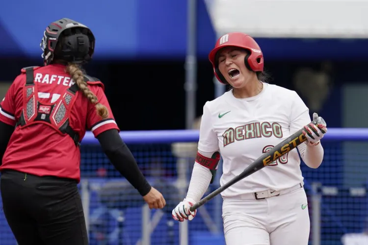 Escapa bronce en el softbol