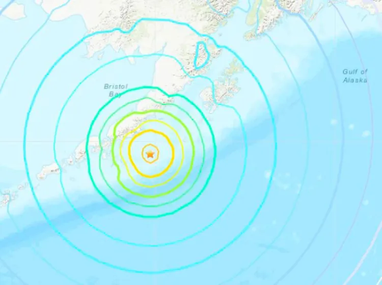 Alaska se estremece por fuerte sismo de 8.2